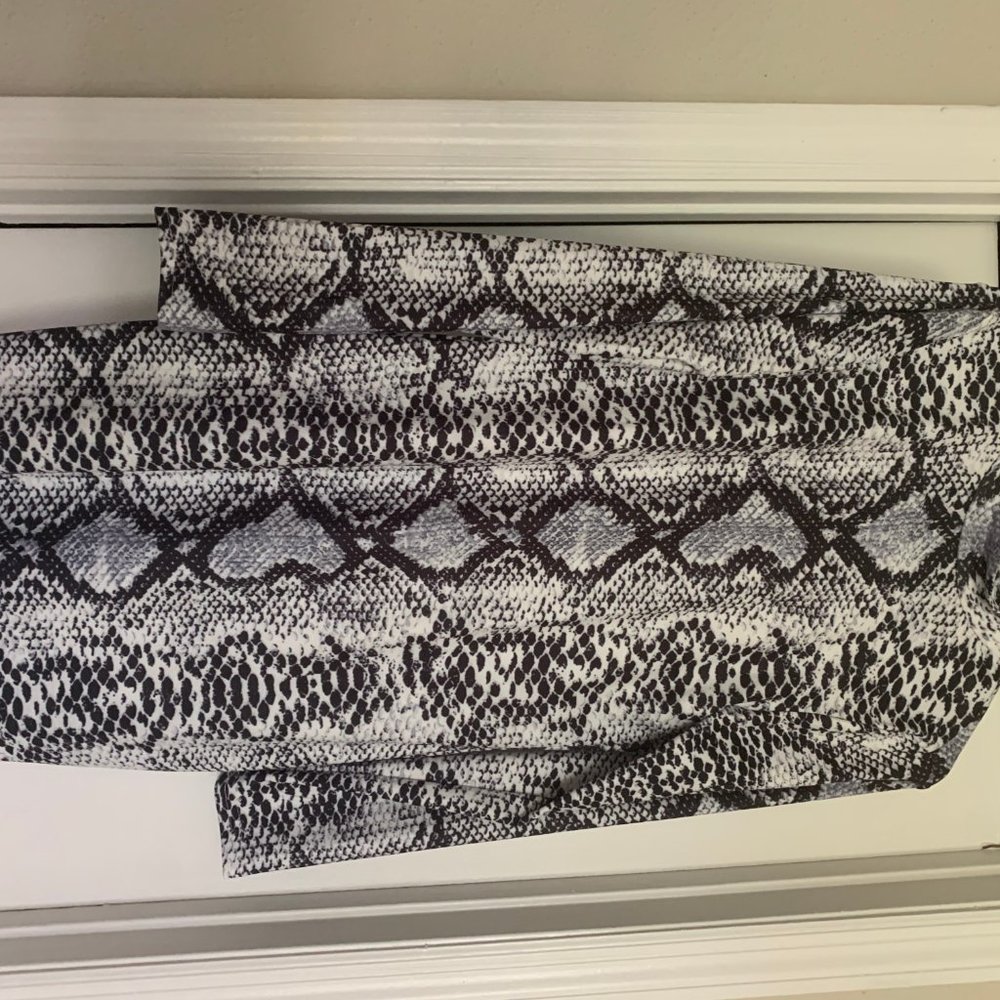 Snake Print Body-Con - Picture 2 of 2
